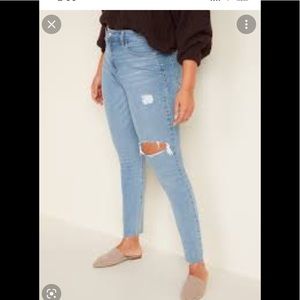 NWT Old Navy High Rise Rockstar Super Skinny Ripped Jeans